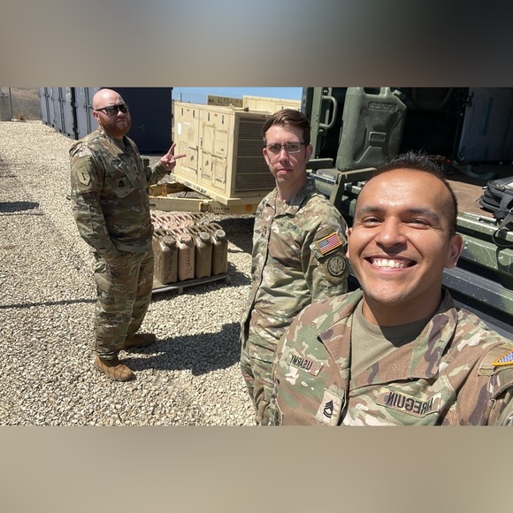 Meet your Posher, Raul - Picture 2 of 2